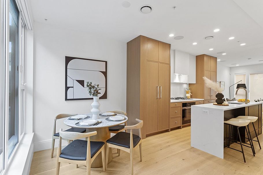 563 W 26th Avenue Vancouver, BC - 4
