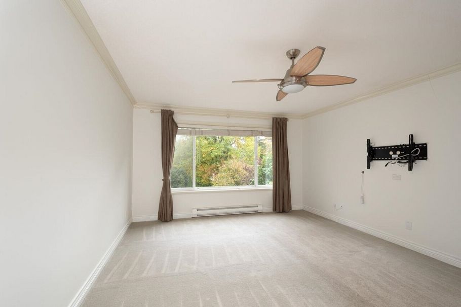 338 N Dollarton Highway North Vancouver, BC - 25