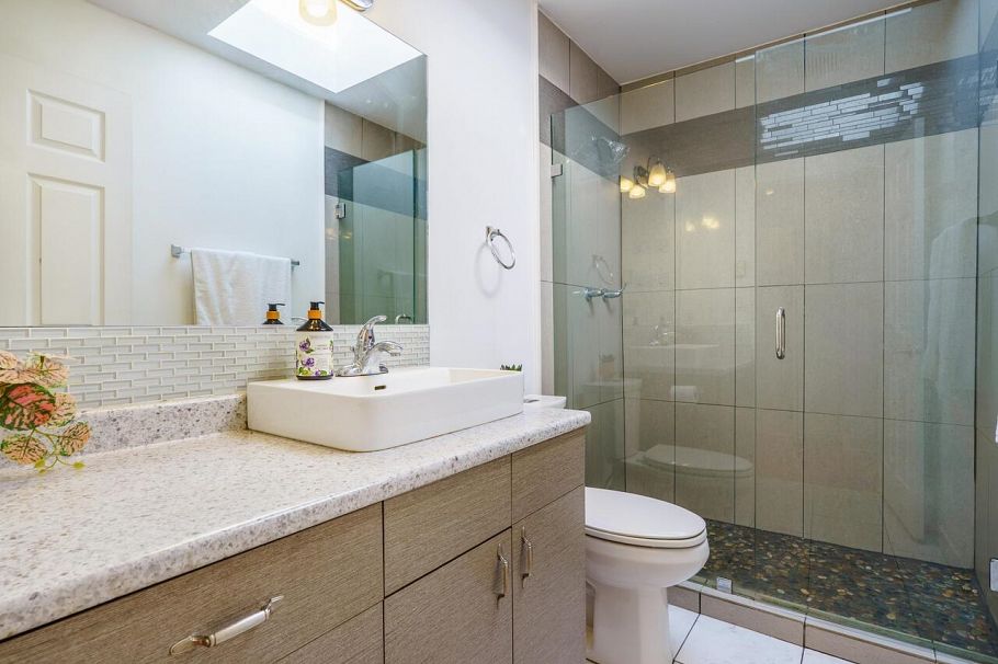410 2388 Triumph Street Vancouver, BC - 17