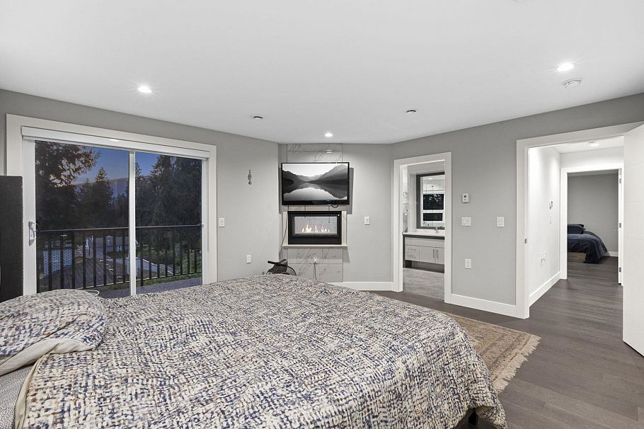 4935 Cedarcrest Avenue North Vancouver, BC - 23