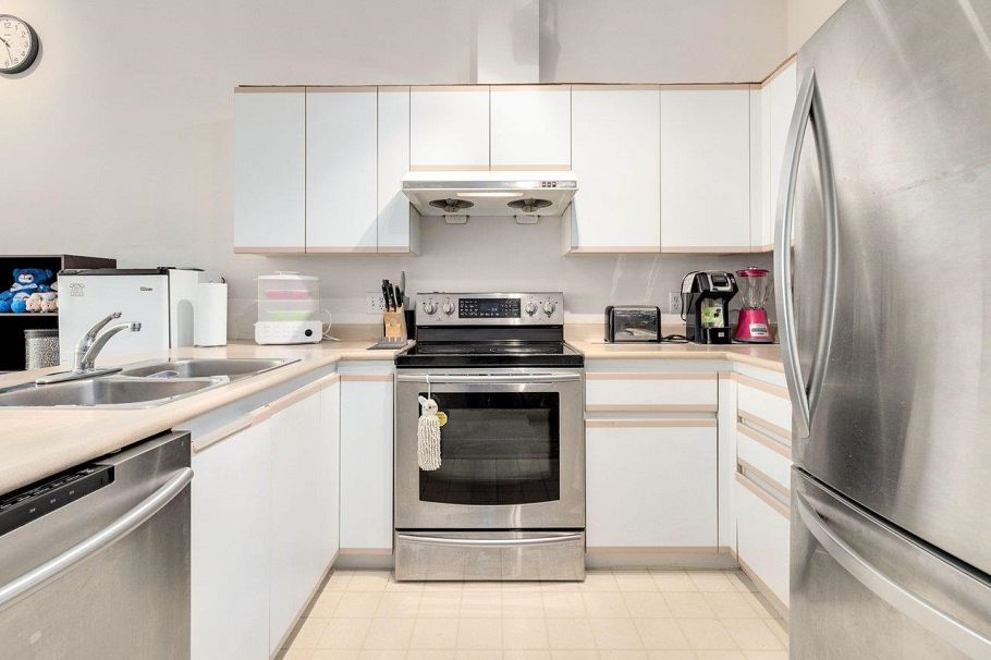 1 3576 Rainier Place Vancouver, BC - 3