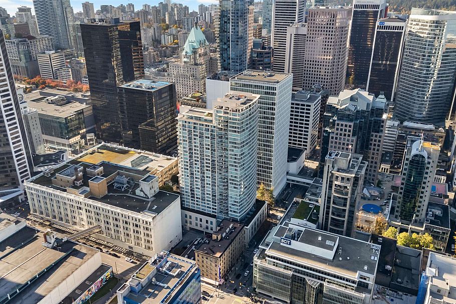 616 610 Granville Street Vancouver, BC - 2