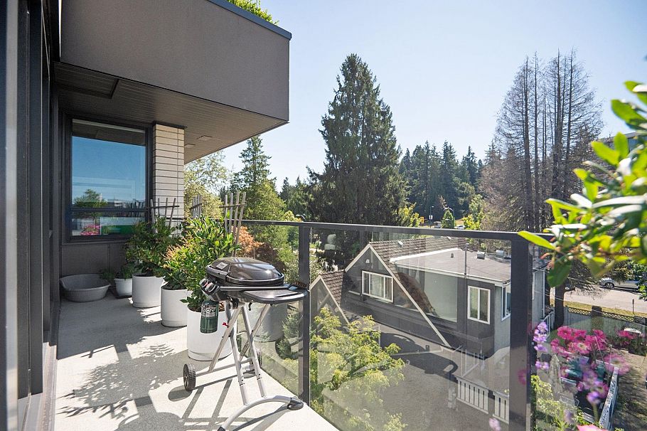 510 4427 Cambie Street Vancouver, BC - 3