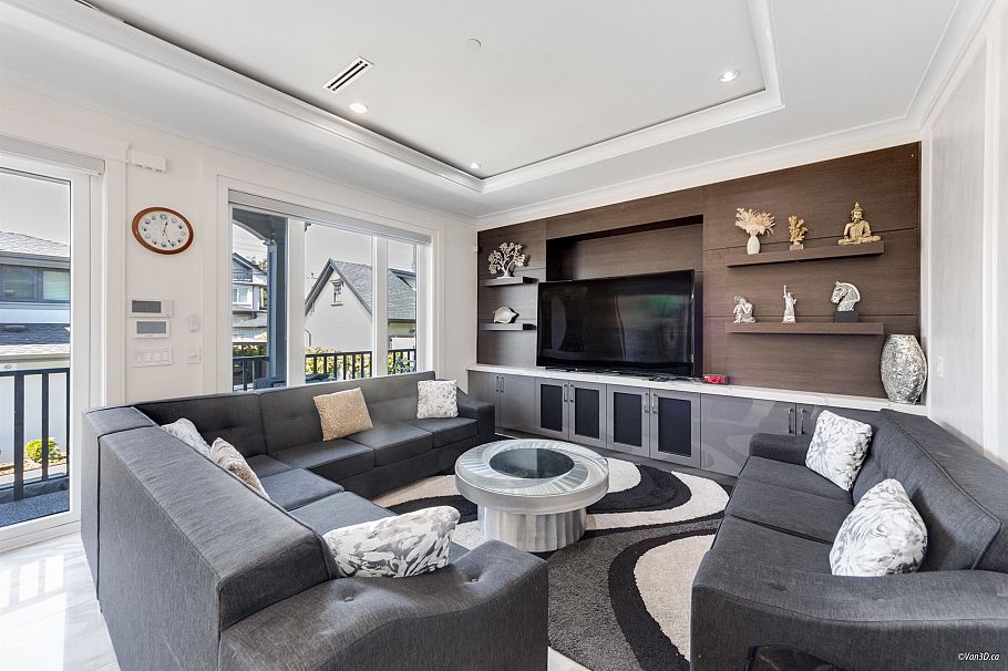 6913 Argyle Street Vancouver, BC - 13