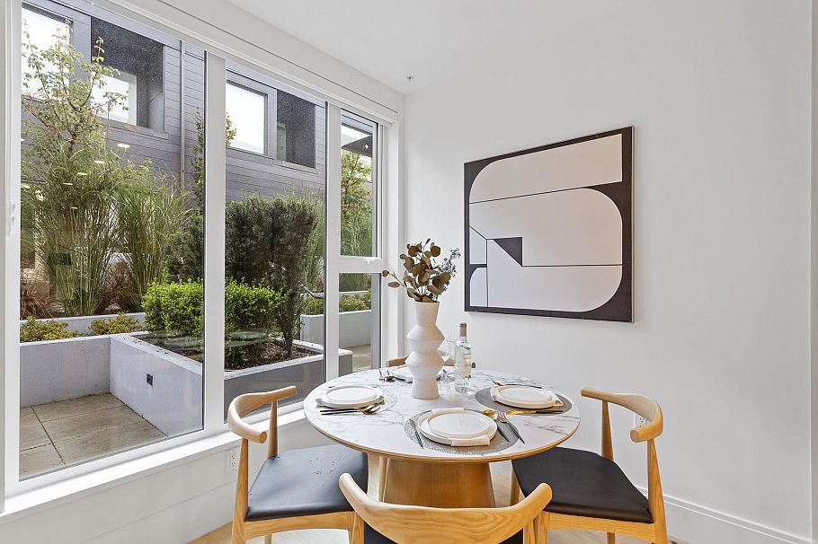 563 W 26th Avenue Vancouver, BC - 3