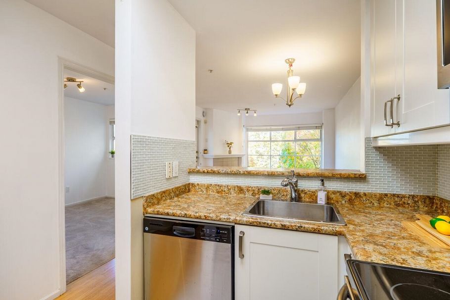 410 2388 Triumph Street Vancouver, BC - 16