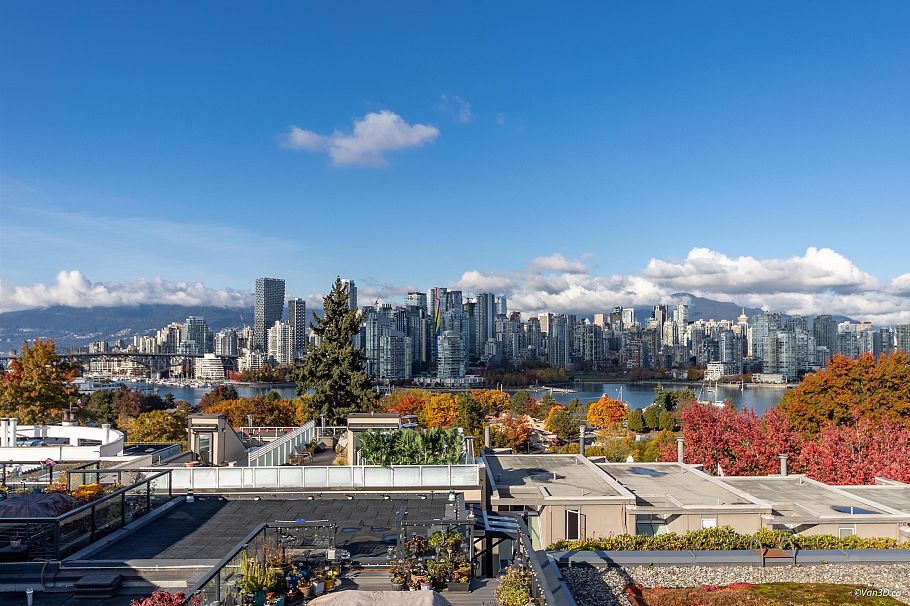 1017 W 8th Avenue Vancouver, BC - 1