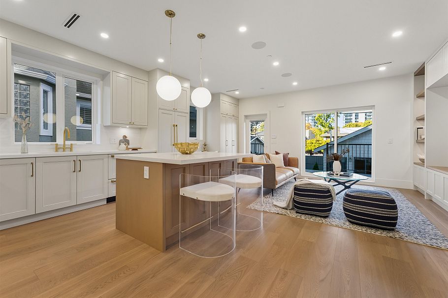 1761 W 16th Avenue Vancouver, BC - 10