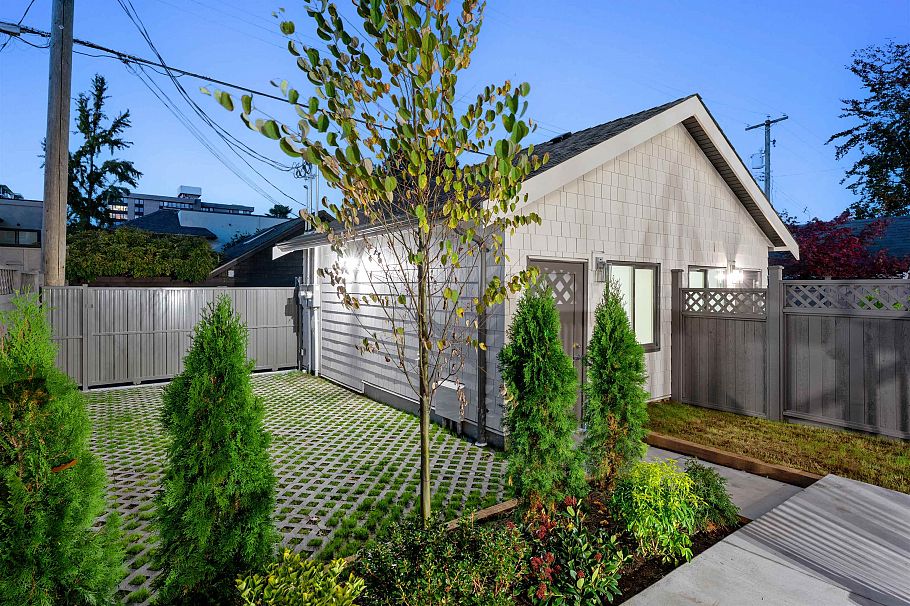 1761 W 16th Avenue Vancouver, BC - 37