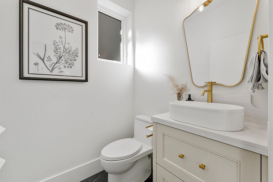 1761 W 16th Avenue Vancouver, BC - 15