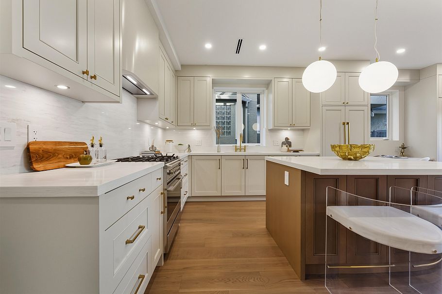 1761 W 16th Avenue Vancouver, BC - 8