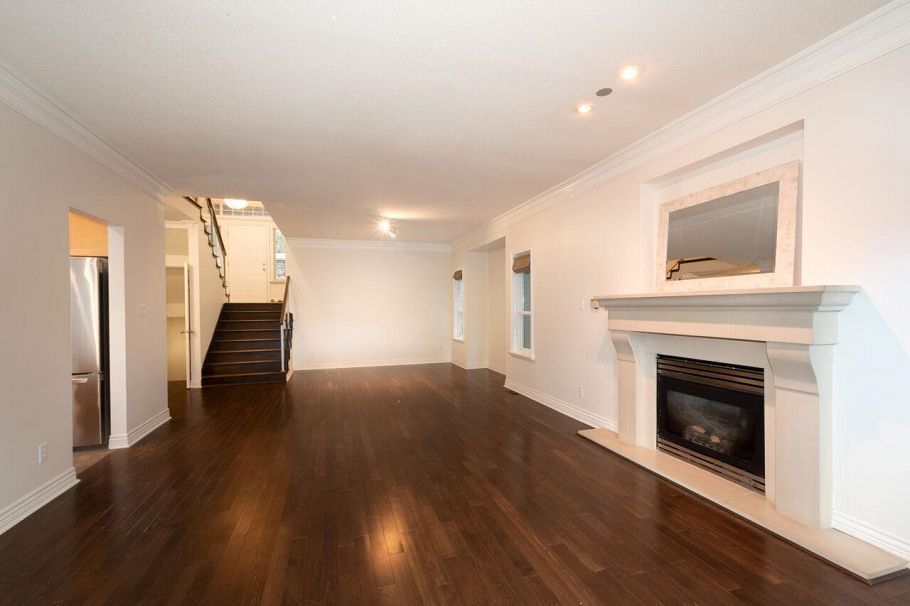 338 N Dollarton Highway North Vancouver, BC - 9