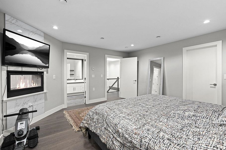 4935 Cedarcrest Avenue North Vancouver, BC - 22