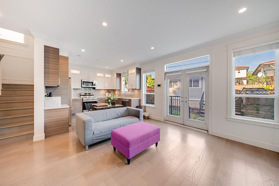 5319 Chambers Street Vancouver, BC - 2