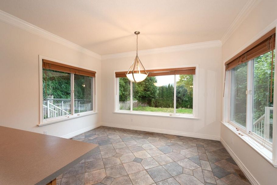 338 N Dollarton Highway North Vancouver, BC - 16