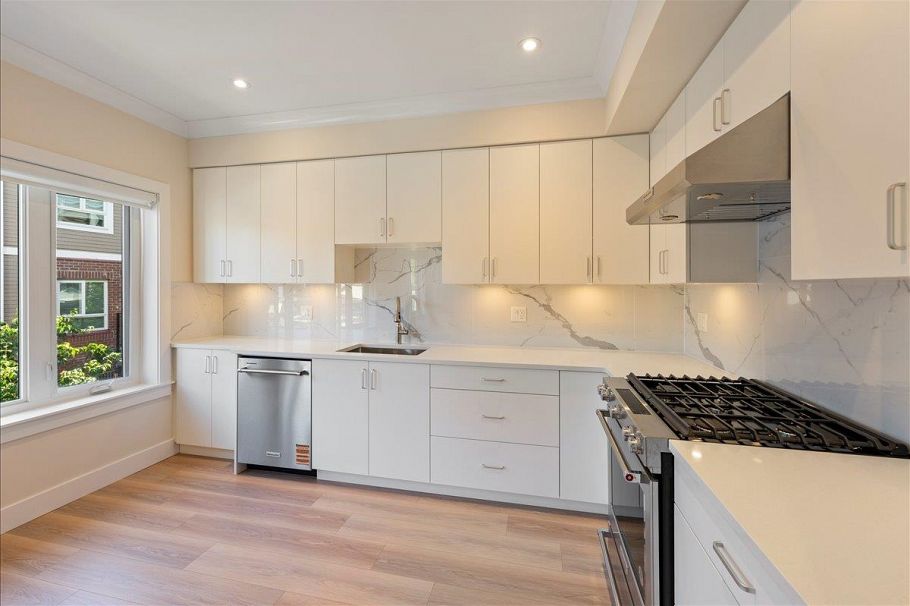 4854 Slocan Street Vancouver, BC - 7