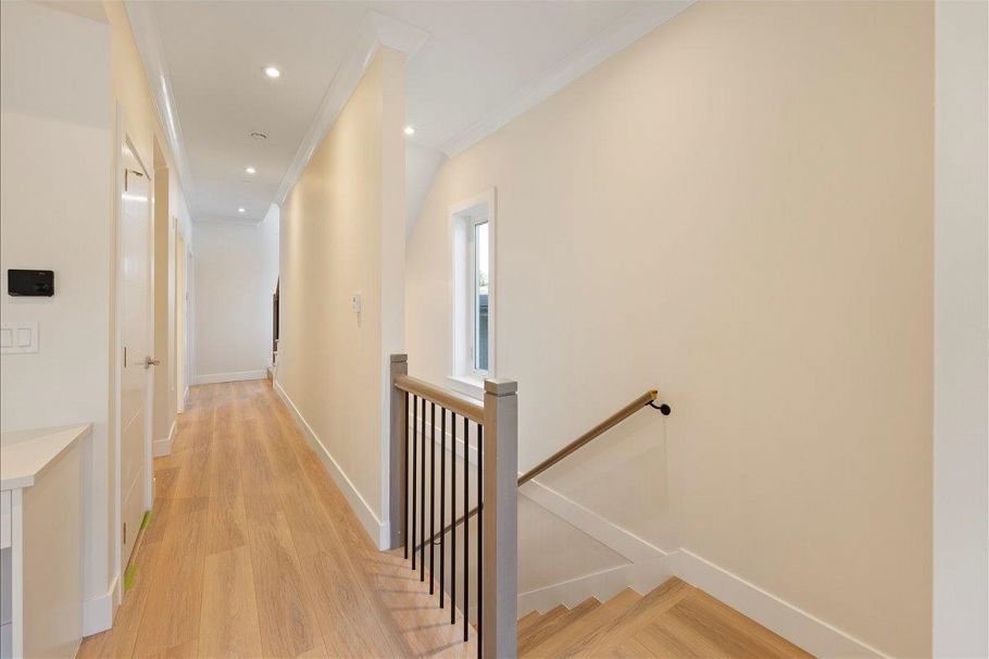 4854 Slocan Street Vancouver, BC - 11