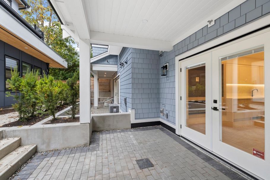 2438 W 49th Avenue Vancouver, BC - 21