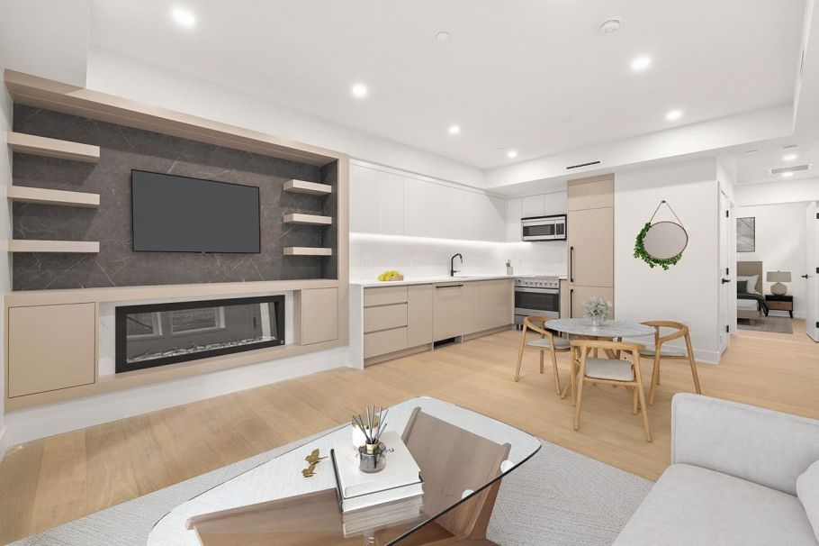 2438 W 49th Avenue Vancouver, BC - 3