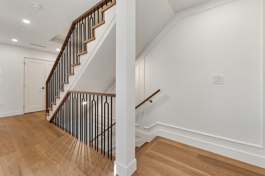 1761 W 16th Avenue Vancouver, BC - 17