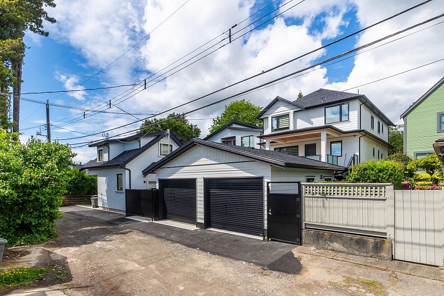 1554 W 66th Avenue Vancouver, BC - 21