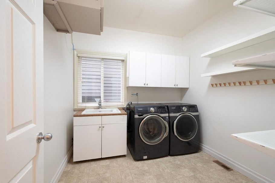 338 N Dollarton Highway North Vancouver, BC - 22