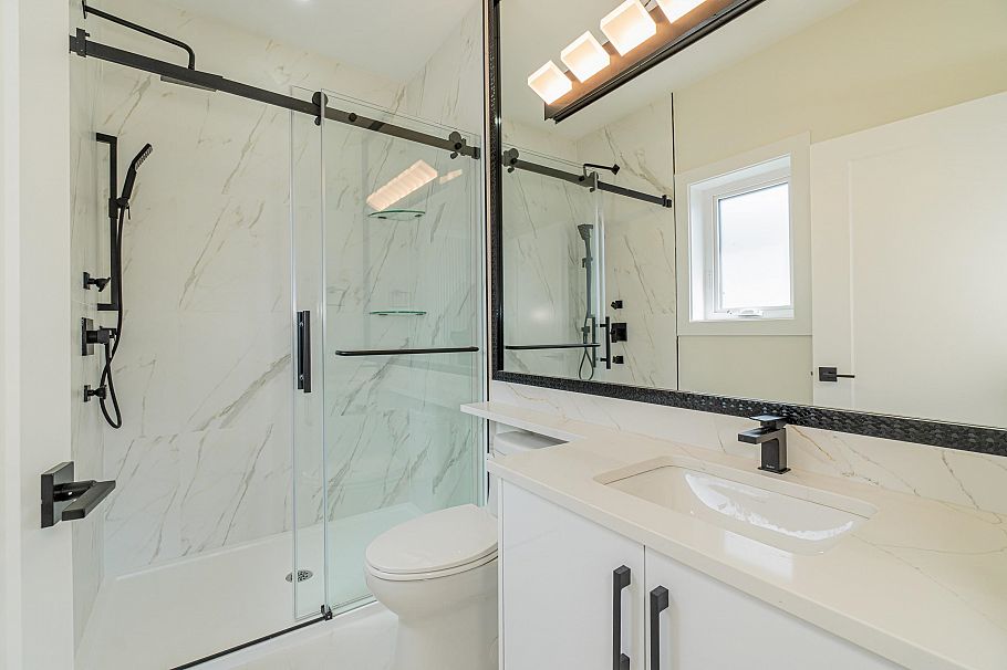 1554 W 66th Avenue Vancouver, BC - 10