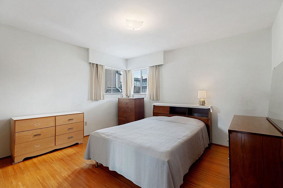 3129 E 23 Avenue Vancouver, BC - 18