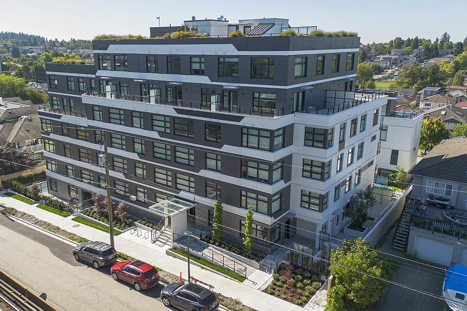 206 3264 Vanness Avenue Vancouver, BC - 1
