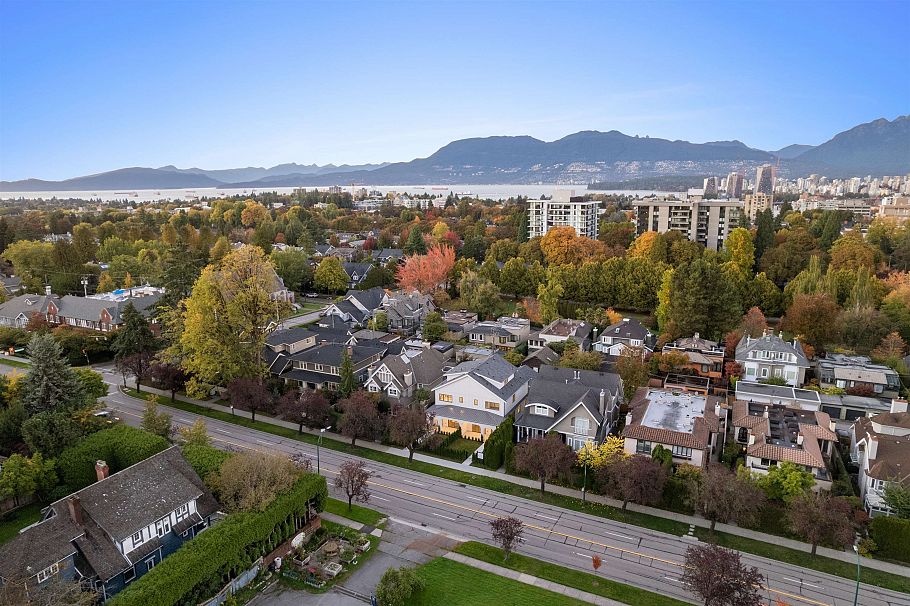 1761 W 16th Avenue Vancouver, BC - 40