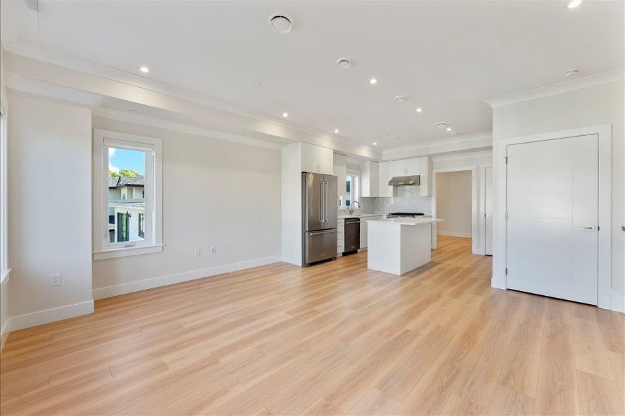 4856 Slocan Street Vancouver, BC - 9