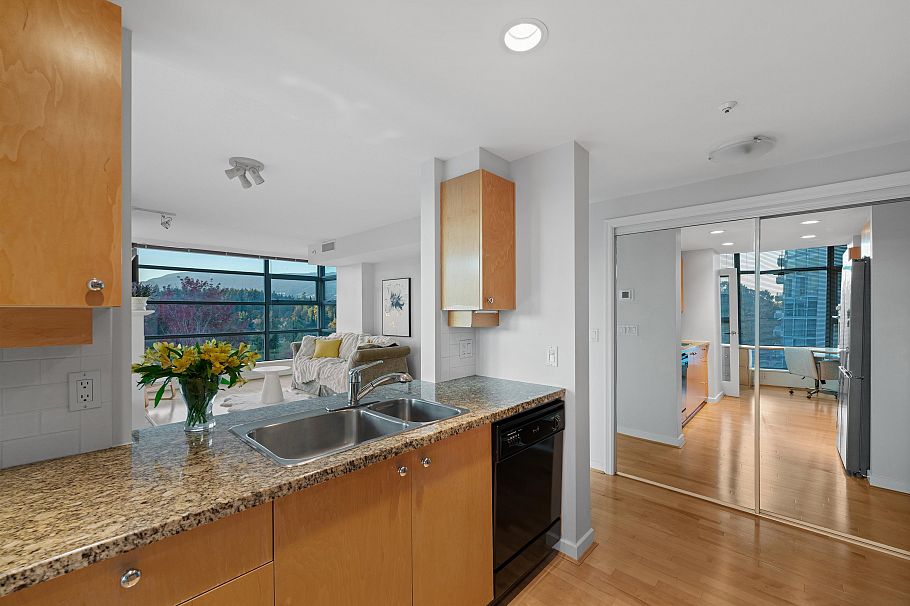 504 1790 Bayshore Drive Vancouver, BC - 3