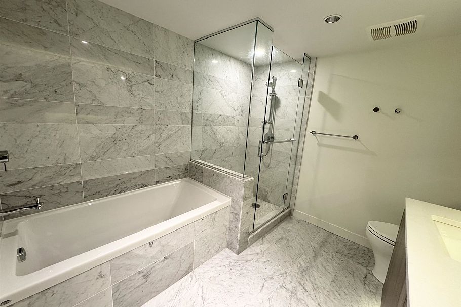 801 8800 Hazelbridge Way Richmond, BC - 26
