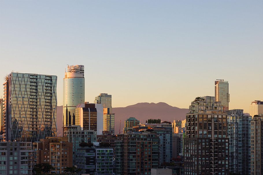 2305 1199 Marinaside Crescent Vancouver, BC - 11