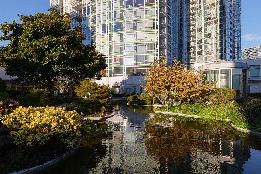 2305 1199 Marinaside Crescent Vancouver, BC - 22