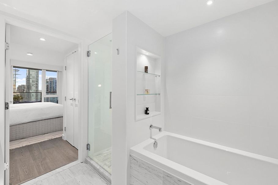 2208 1111 Richards Street Vancouver, BC - 27