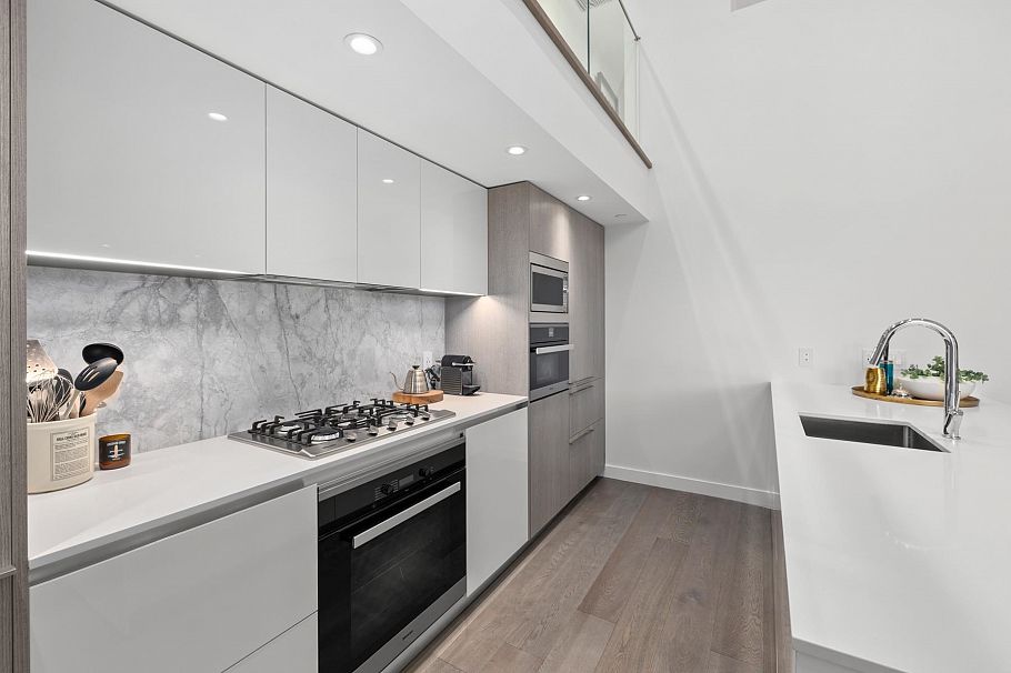 2208 1111 Richards Street Vancouver, BC - 13