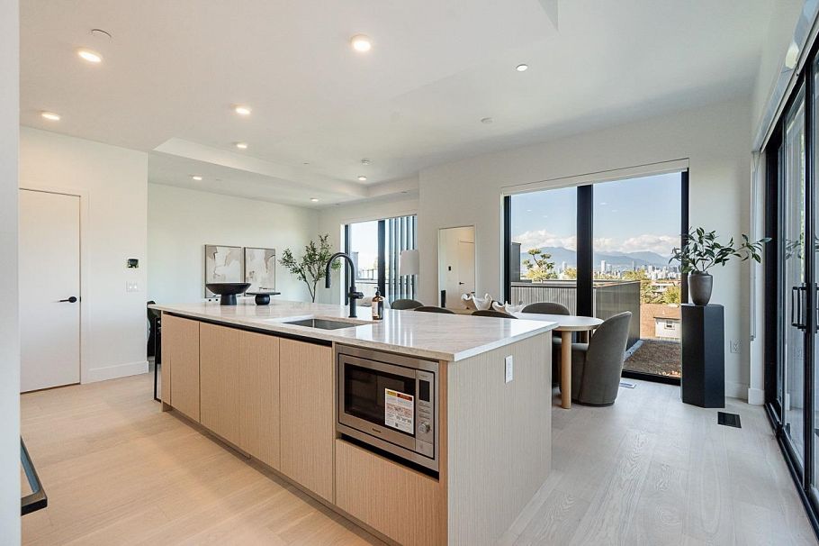 202 539 W 28th Avenue Vancouver, BC - 1