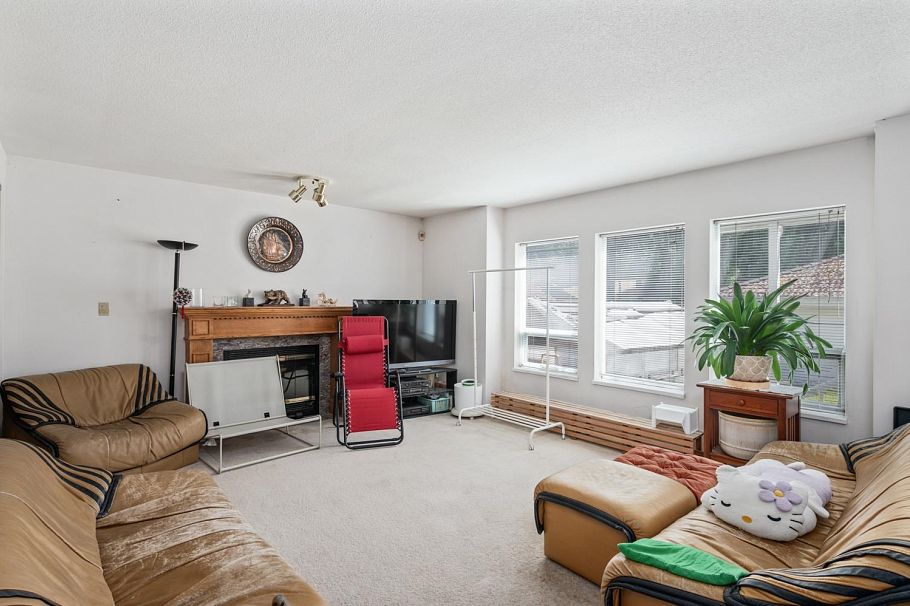 3662 W 49th Avenue Vancouver, BC - 4