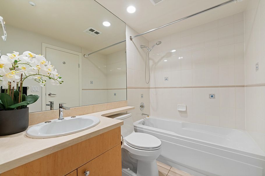 504 1790 Bayshore Drive Vancouver, BC - 32