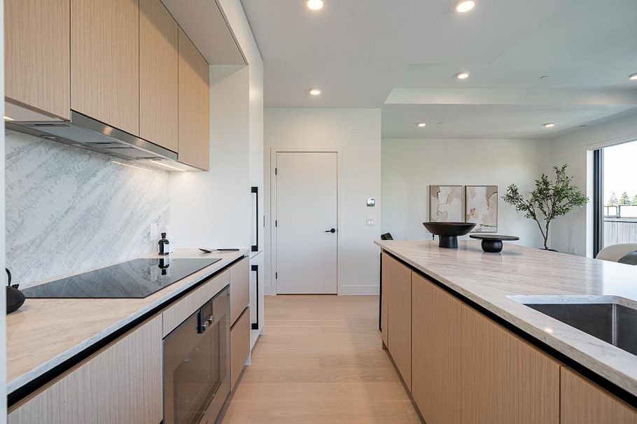 202 539 W 28th Avenue Vancouver, BC - 5