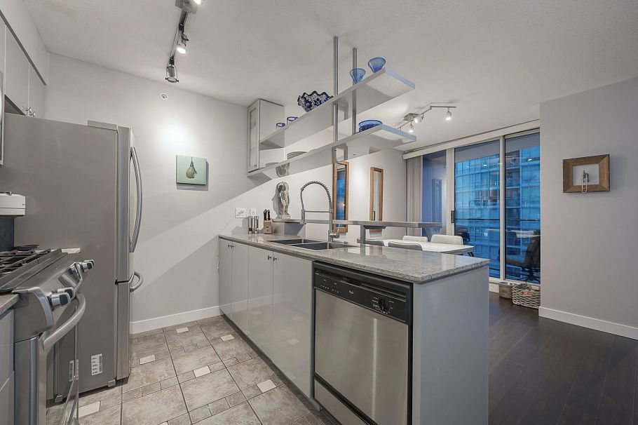 2306 1438 Richards Street Vancouver, BC - 4
