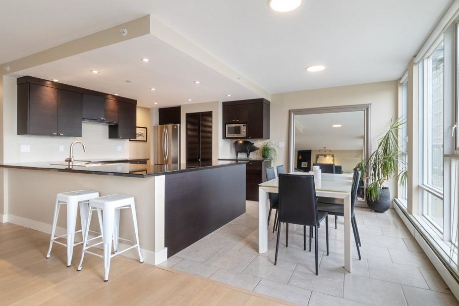 805 1383 Marinaside Crescent Vancouver, BC - 6