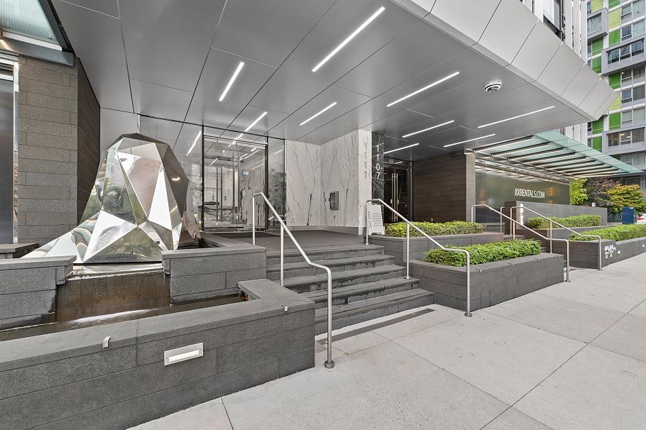 2208 1111 Richards Street Vancouver, BC - 3