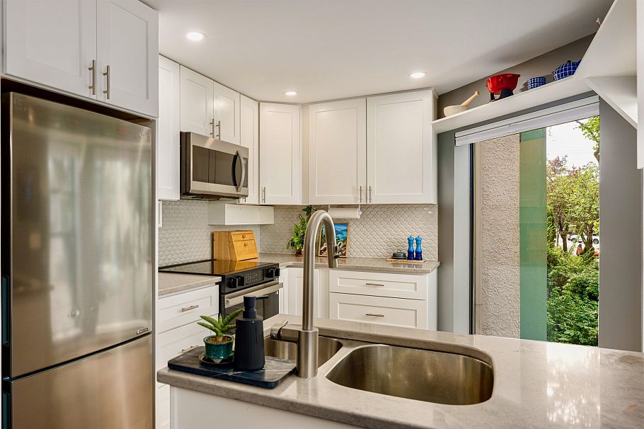 101 936 Bute Street Vancouver, BC - 9