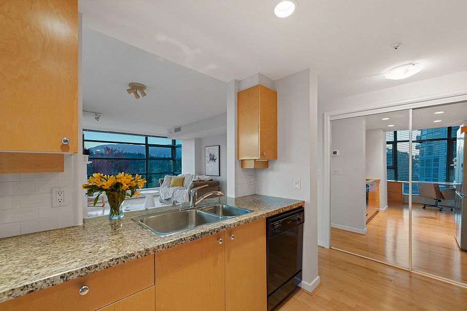 504 1790 Bayshore Drive Vancouver, BC - 23