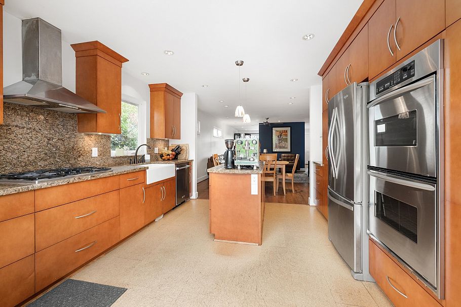 518 E 7th Street North Vancouver, BC - 14