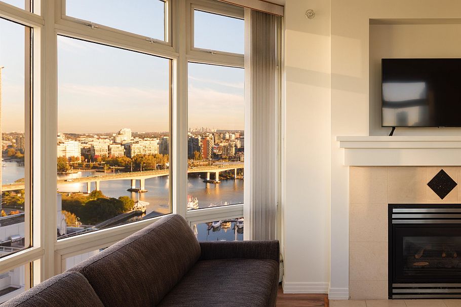 2305 1199 Marinaside Crescent Vancouver, BC - 6