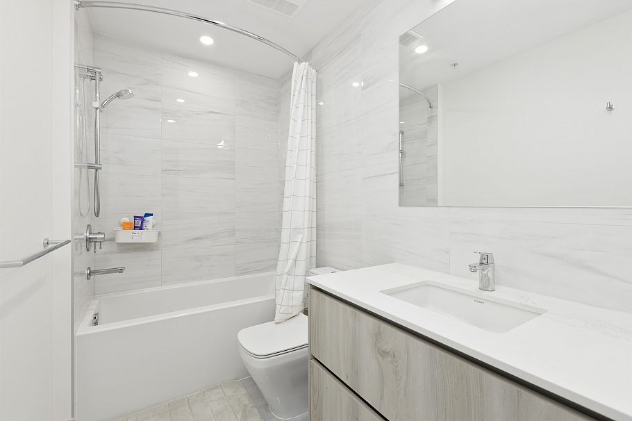 205 488 W 58th Avenue Vancouver, BC - 14