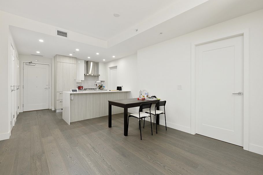 205 488 W 58th Avenue Vancouver, BC - 4